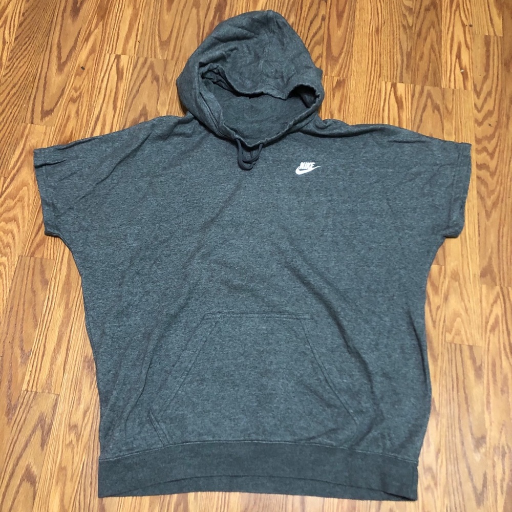 Nike shortsleeve hoodie